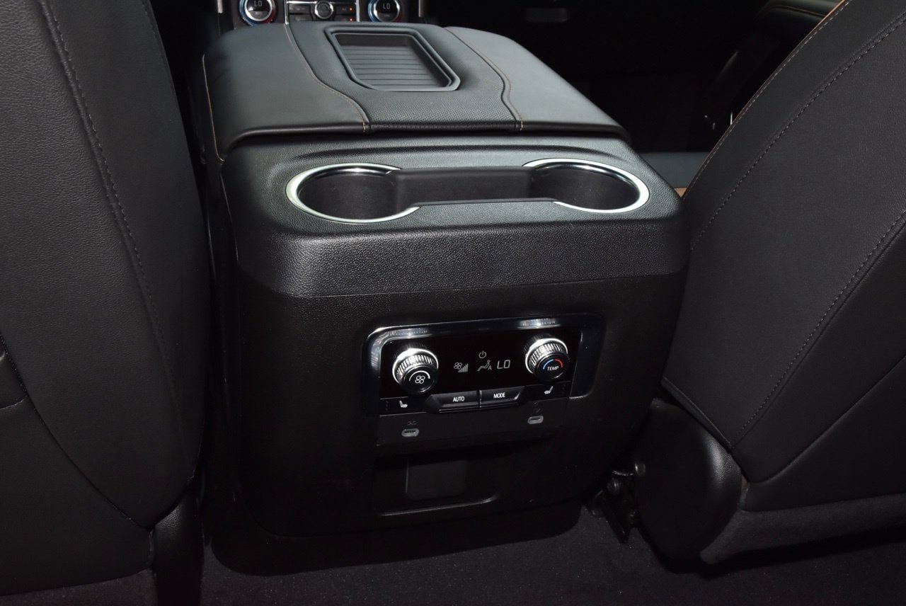 Used 2024 GMC Yukon AT4 w/ Technology Package AWD/4WD image 19