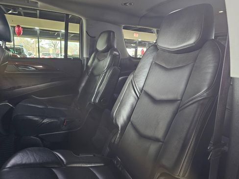 Used 2015 Cadillac Escalade ESV Premium image 27