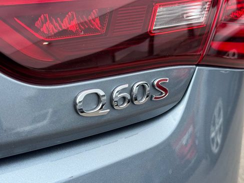 Used 2017 INFINITI Q60 Red Sport 400 AWD/4WD image 10