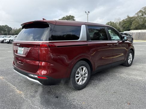 Used 2024 Kia Carnival LX image 5