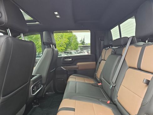 Used 2022 Chevrolet Silverado 2500 High Country w/ Z71 Off-Road Package image 18