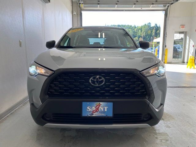 Used 2023 Toyota Corolla Cross L AWD/4WD image 4