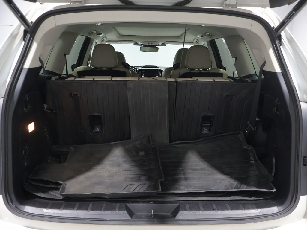 Used 2023 Subaru Ascent Limited w/ Technology Package AWD/4WD image 4