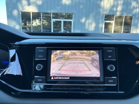 Used 2024 Volkswagen Taos S image 20