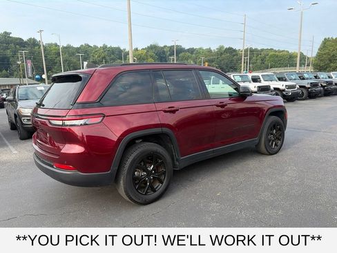 Used 2024 Jeep Grand Cherokee Altitude AWD/4WD image 6