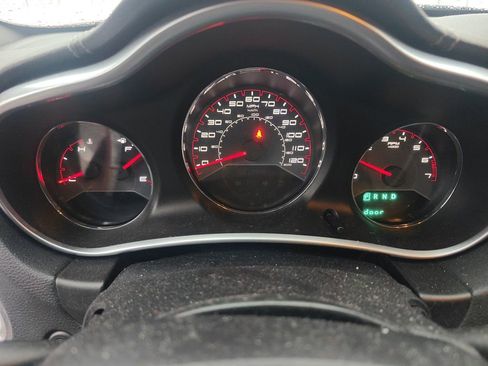 Used 2012 Dodge Avenger SE image 10