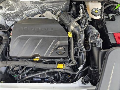 New 2026 Chevrolet Trax RS w/ Sunroof Package FWD image 16