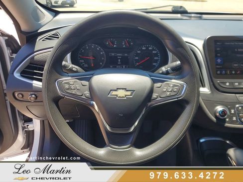 Used 2024 Chevrolet Malibu LT FWD image 18