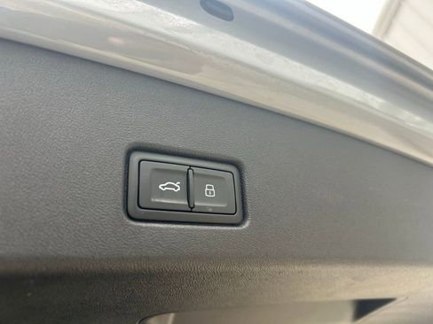 Used 2023 Audi Q4 e-tron Premium Plus w/ Premium Plus image 43