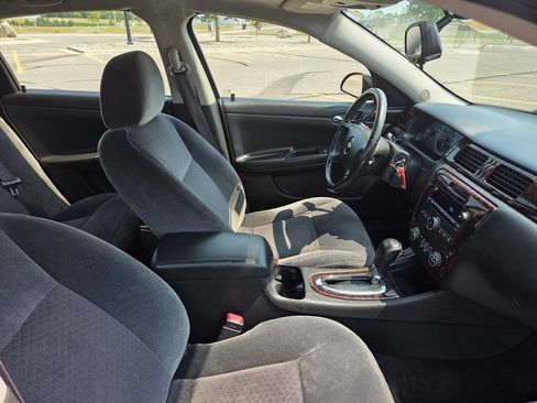 Used 2014 Chevrolet Impala LT w/ LT Sunroof Package FWD image 29
