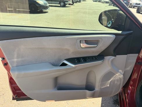 Used 2015 Toyota Camry XSE FWD image 19