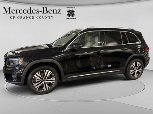 Used 2026 Mercedes-Benz GLB 250 4MATIC image 2