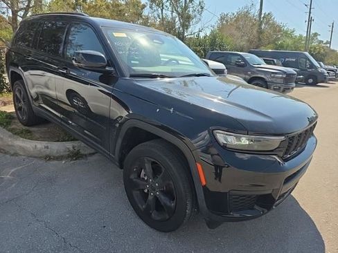 Certified 2022 Jeep Grand Cherokee L Laredo image 9