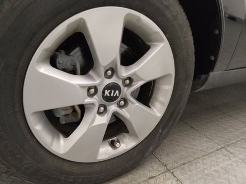 Used 2019 Kia Soul FWD image 31