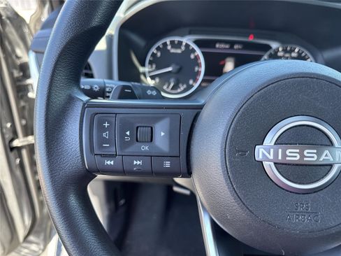 Used 2024 Nissan Rogue SV AWD/4WD image 21