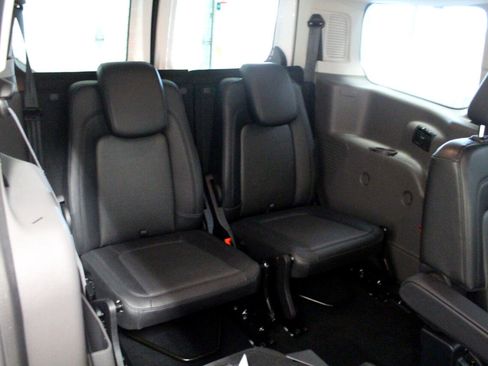 Used 2022 Ford Transit Connect XL image 21