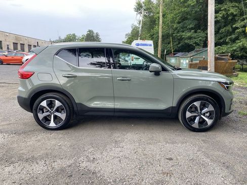 Used 2023 Volvo XC40 B5 Plus w/ Driver Assist Package AWD/4WD image 8
