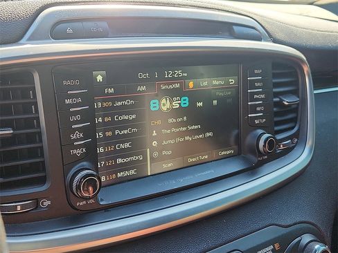 Used 2016 Kia Sorento SX image 18
