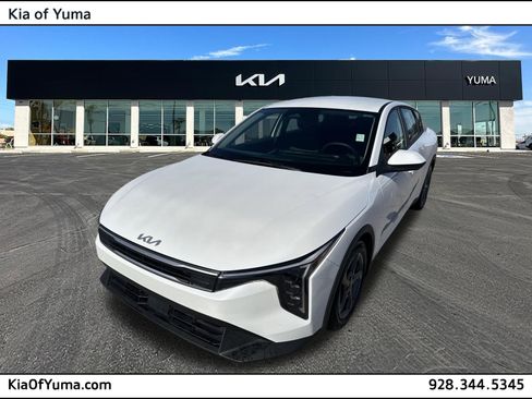 Certified 2025 Kia K4 FWD image 1