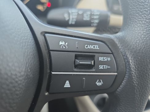 Certified 2025 Honda HR-V LX image 17