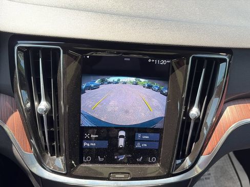 Used 2021 Volvo V60 T5 Momentum FWD image 19
