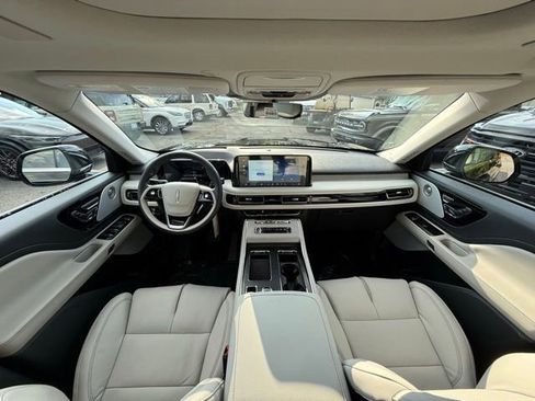 New 2025 Lincoln Aviator Reserve w/ Equipment Group 201A image 8