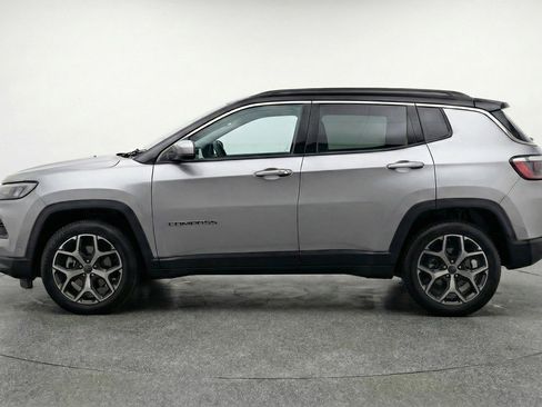 Used 2025 Jeep Compass Limited AWD/4WD image 5