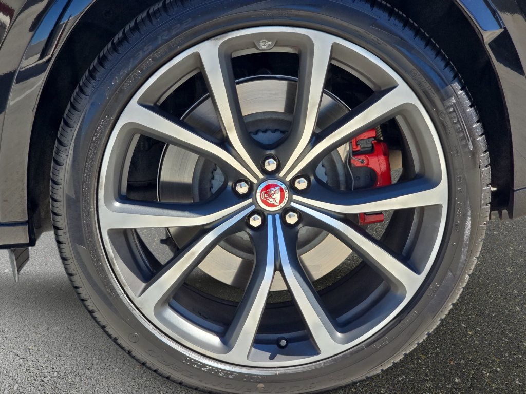 Used 2022 Jaguar F-PACE SVR AWD/4WD image 37