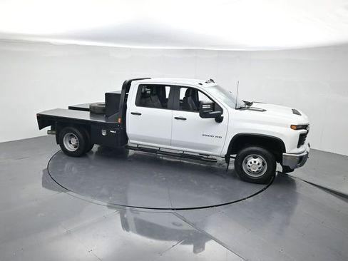 Used 2024 Chevrolet Silverado 3500 W/T image 39
