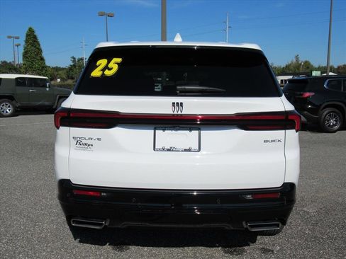 Used 2025 Buick Enclave Sport Touring image 5