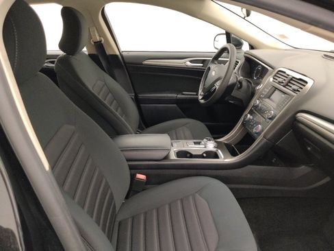 Used 2018 Ford Fusion SE FWD image 21