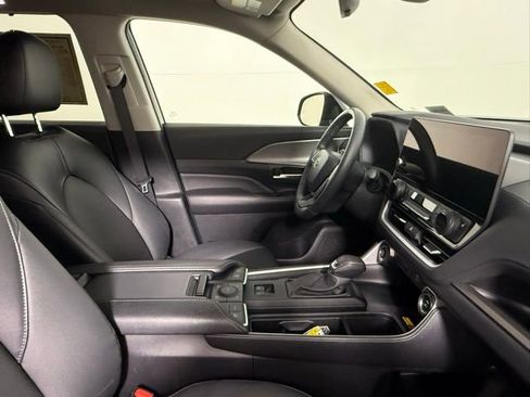 Used 2024 Toyota Grand Highlander XLE image 49