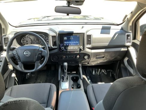 Used 2024 Nissan Frontier SV RWD image 29