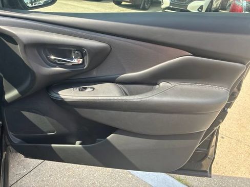 Used 2021 Nissan Murano SL FWD image 13
