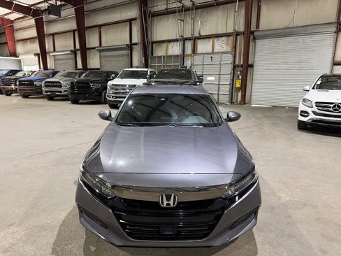 Used 2018 Honda Accord Sport image 10