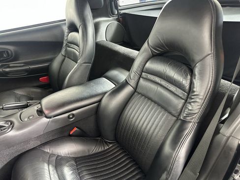 Used 2004 Chevrolet Corvette Coupe w/ Preferred Equipment Group RWD image 20