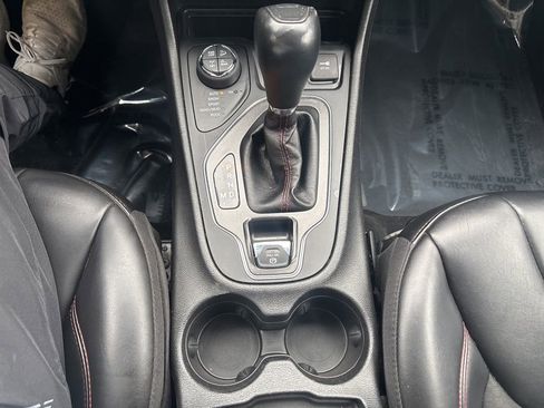 Used 2020 Jeep Cherokee Trailhawk w/ Cold Weather Group image 29