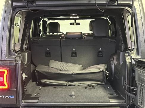 Used 2023 Jeep Wrangler Unlimited Sahara w/ Cold Weather Group image 14