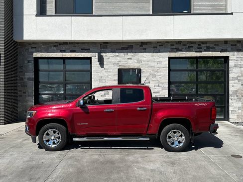Used 2019 Chevrolet Colorado LT AWD/4WD image 6