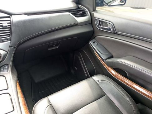 Used 2018 Chevrolet Tahoe Premier AWD/4WD image 17