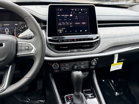 New 2026 Jeep Compass Latitude image 14