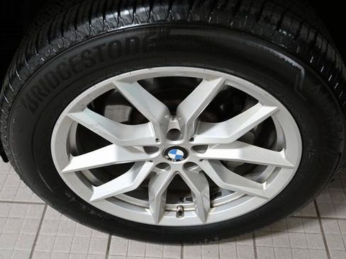 Used 2022 BMW X5 xDrive40i w/ Parking Assistance Package image 18