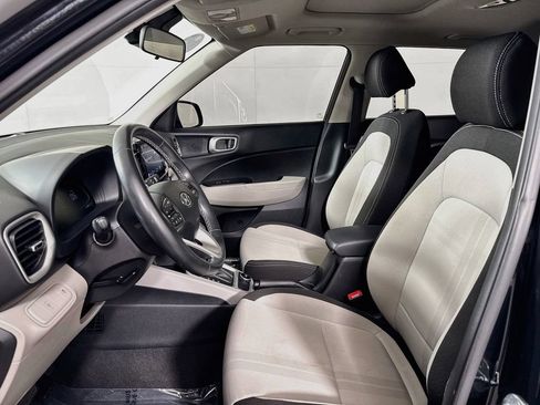 Used 2023 Hyundai Venue SEL FWD image 23