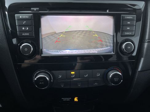 Certified 2018 Nissan Rogue S image 19