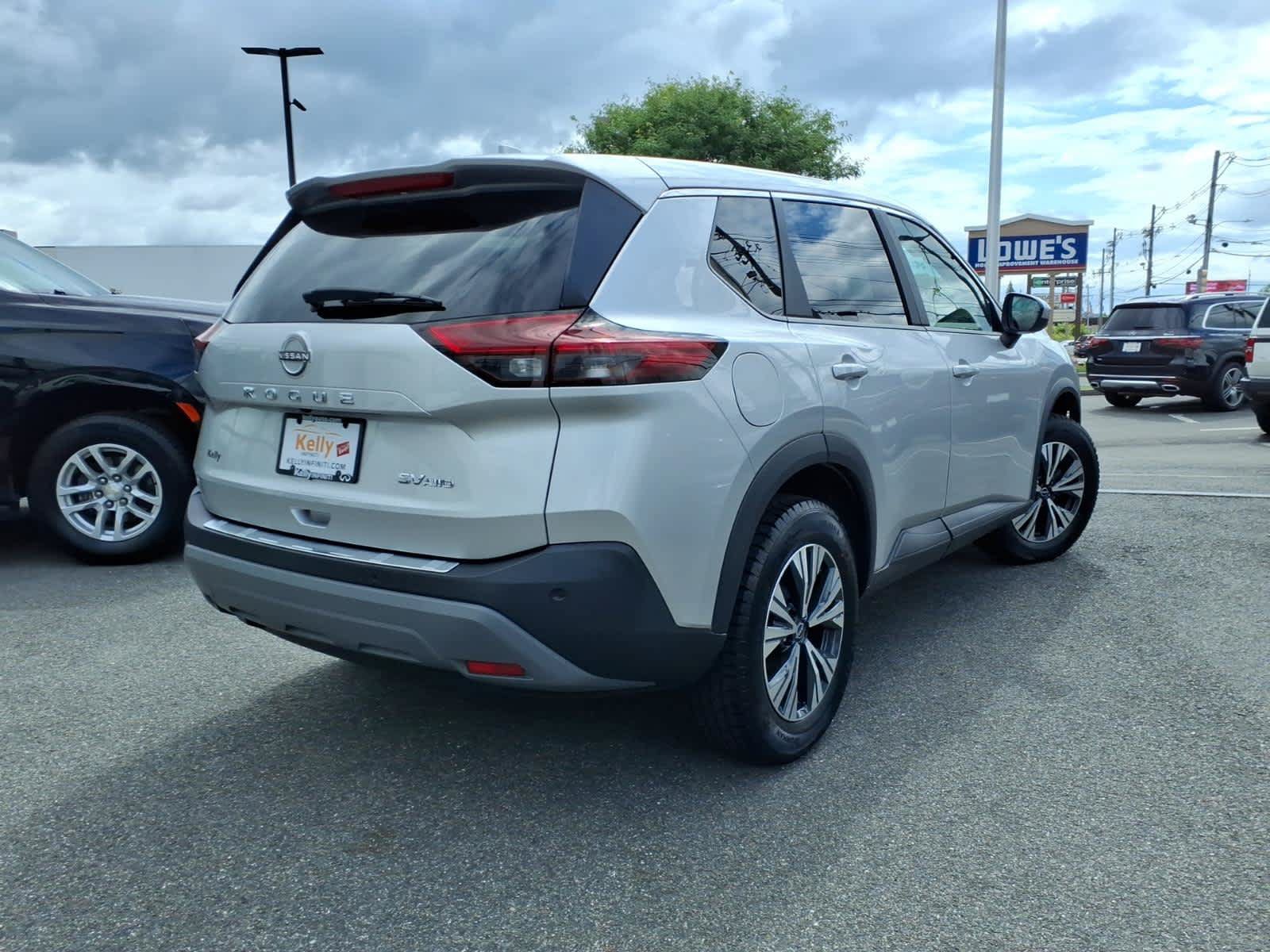 Used 2023 Nissan Rogue SV AWD/4WD image 5