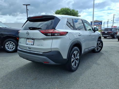 Used 2023 Nissan Rogue SV AWD/4WD image 5