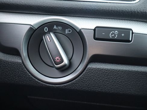 Used 2017 Volkswagen Passat 1.8T R-Line image 27