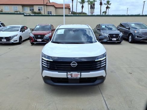 Used 2026 Nissan Kicks SV FWD image 8
