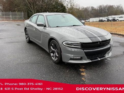 Used 2017 Dodge Charger R/T w/ Plus Group image 43