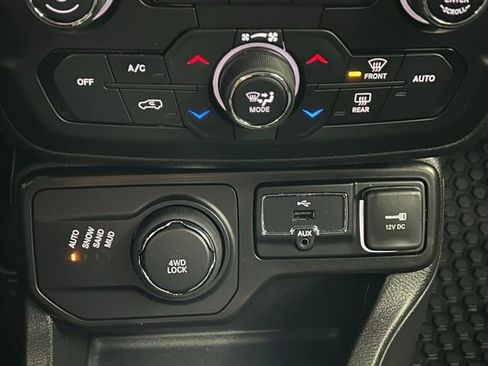 Used 2022 Jeep Renegade Altitude w/ Convenience Group image 24
